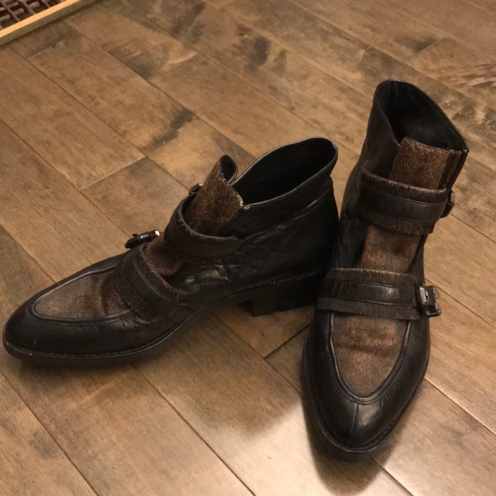 Kenneth Cole  black/ brown fur ankle leather boot size 9m